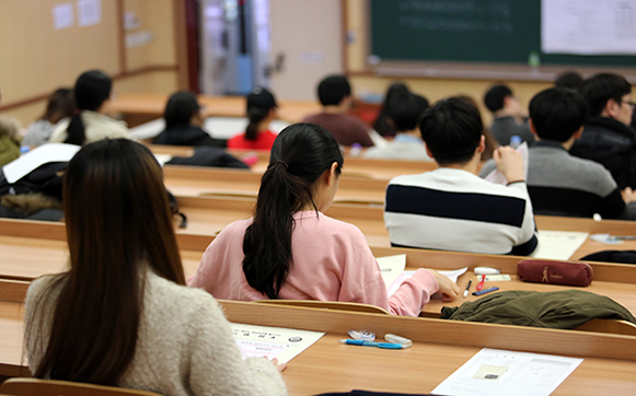 [기고] 퇴행하는 교육정책, 미래교육 논의 기구 새로 만들어야