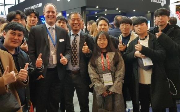 복합소재로 파리에 간다!