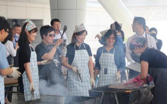 끝없는 후배사랑, '30년 터울 후배사랑 점심나눔 행사' 개최